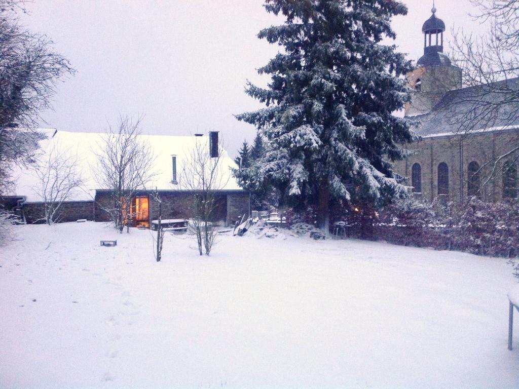 Cozy Holiday Home In Odeigne With Sauna 外观 照片