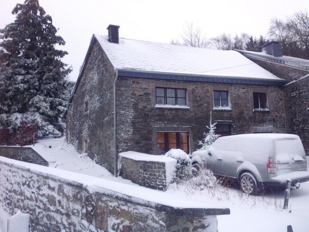 Cozy Holiday Home In Odeigne With Sauna 外观 照片